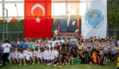 Mersin Büyükşehir Belediyesi U-11 ve U-12 Futbol Şenlik Ligi Ödül Töreni Yapıldı