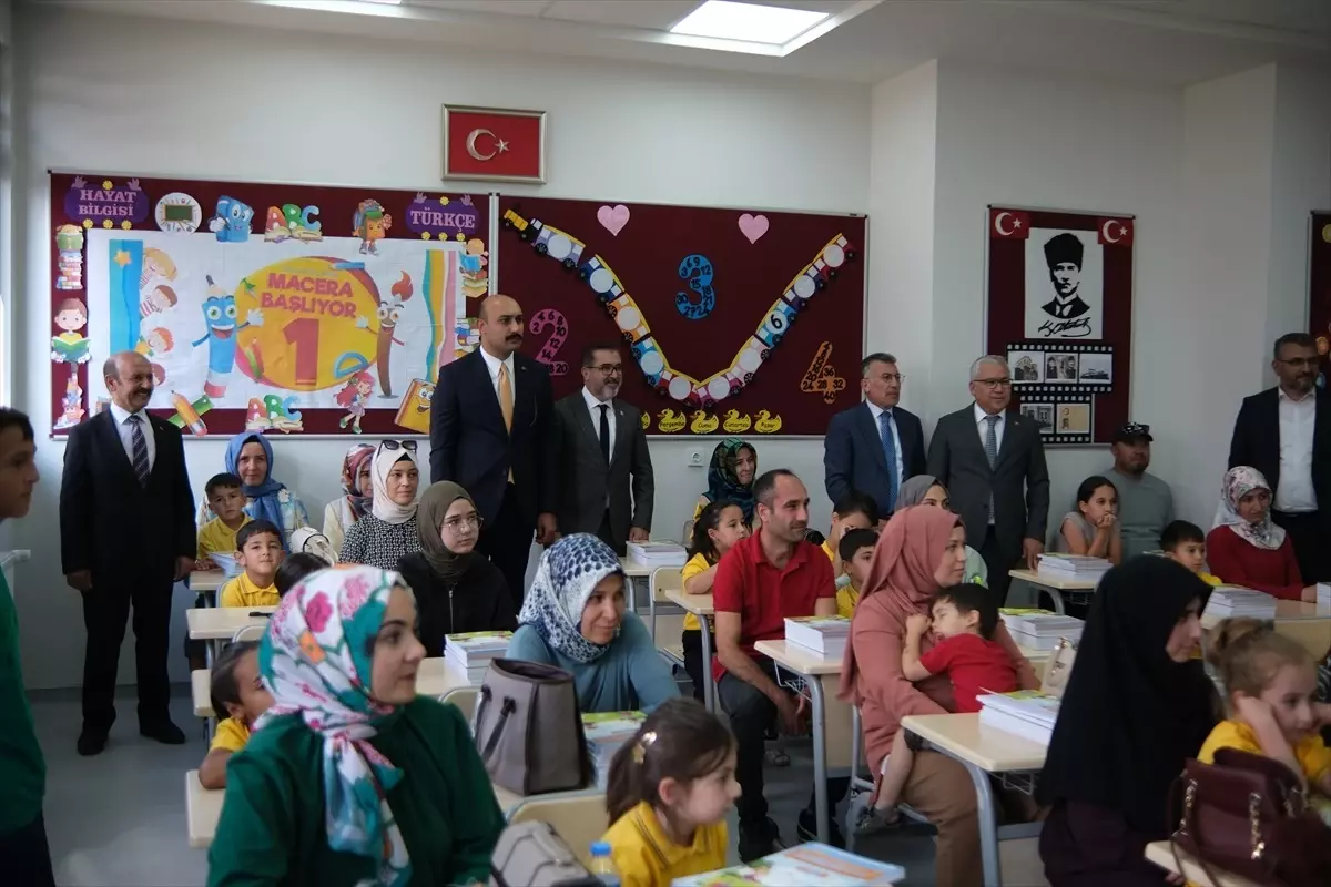 AK Parti TBMM Grup Başkanı Abdullah Güler, Şarkışla’da okul açılışını gerçekleştirdi