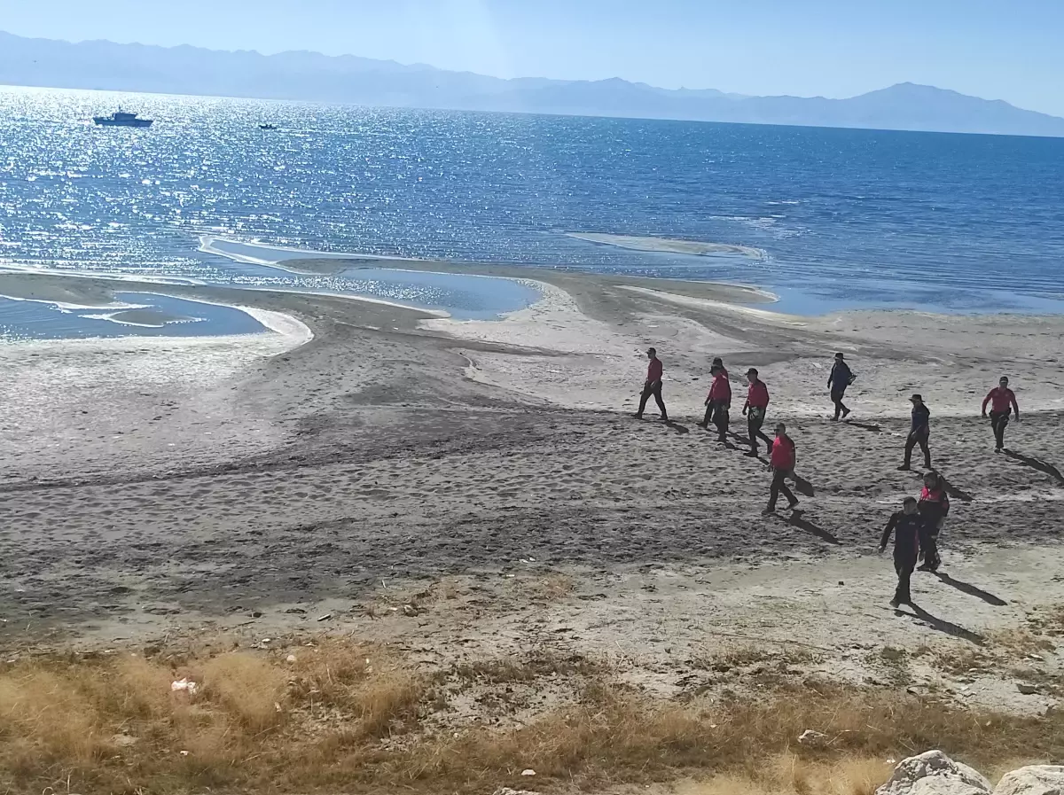 Van’da Kayıp Üniversite Öğrencisi Rojin Kabaiş’in Arama Çalışmaları Devam Ediyor