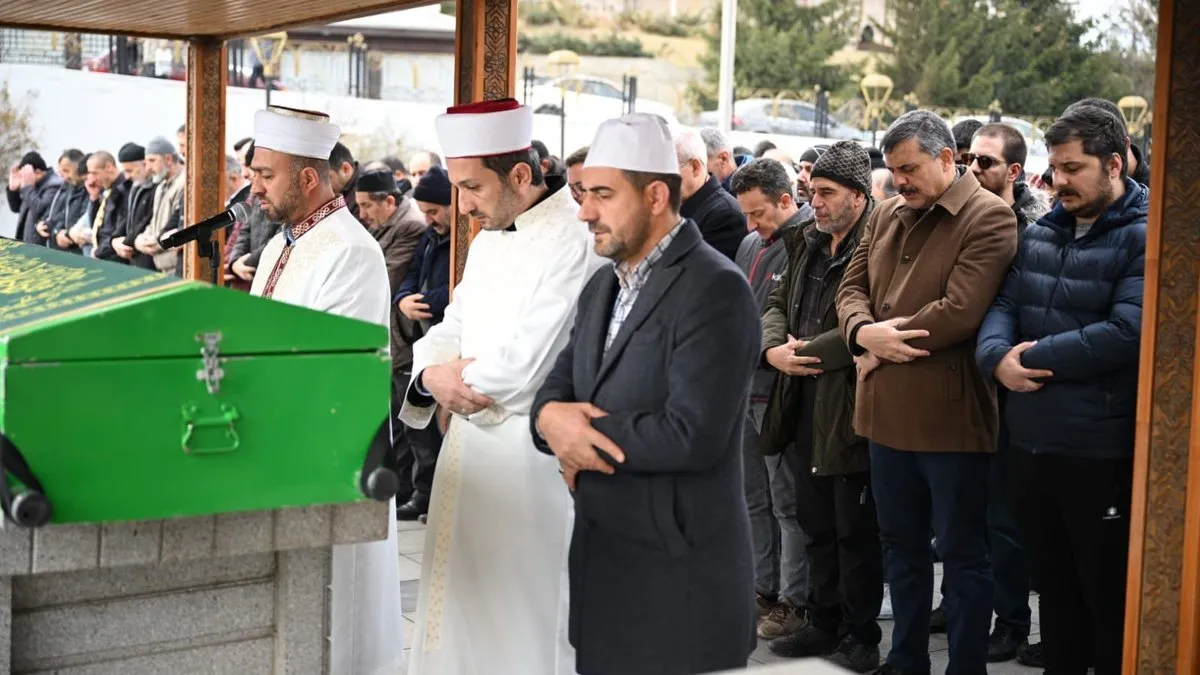 Erzurum’un asırlık çınarı Aliye Nine son yolculuğuna uğurlandı