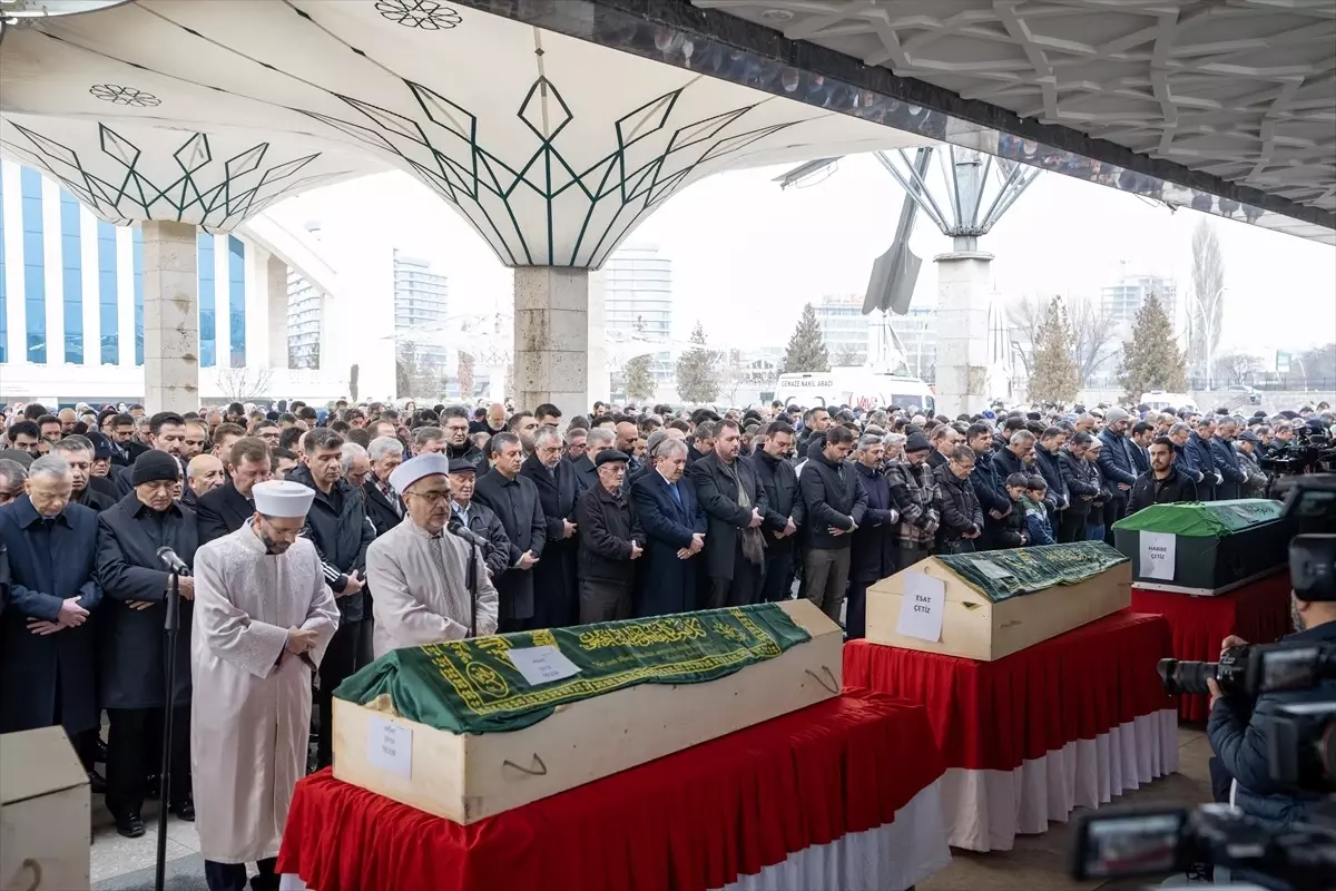 Çetiz Ailesi İçin Cenaze Töreni Düzenlendi