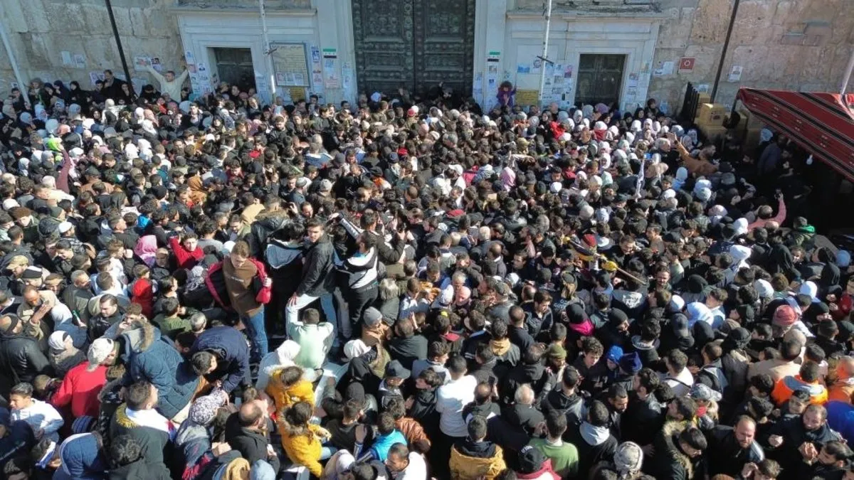 Emevi Cami’ndeki izdihamda 5 kişi ölmüştü! Olayın nedeni ortaya çıktı: Sosyal medya fenomeni…